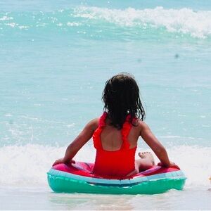 Girls size 4 one piece swimsuit